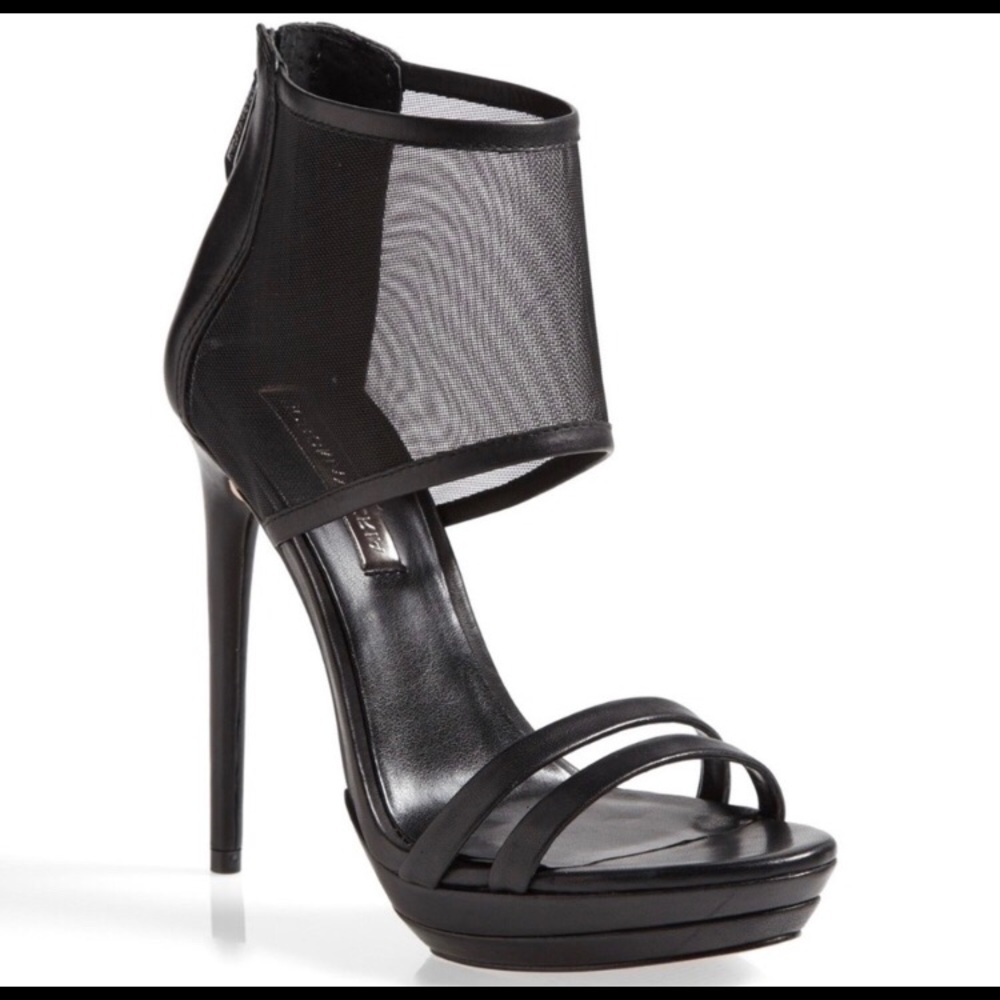 NWT BCBGMaxAzria Ferned Platform Cuff Sandal Sz 7